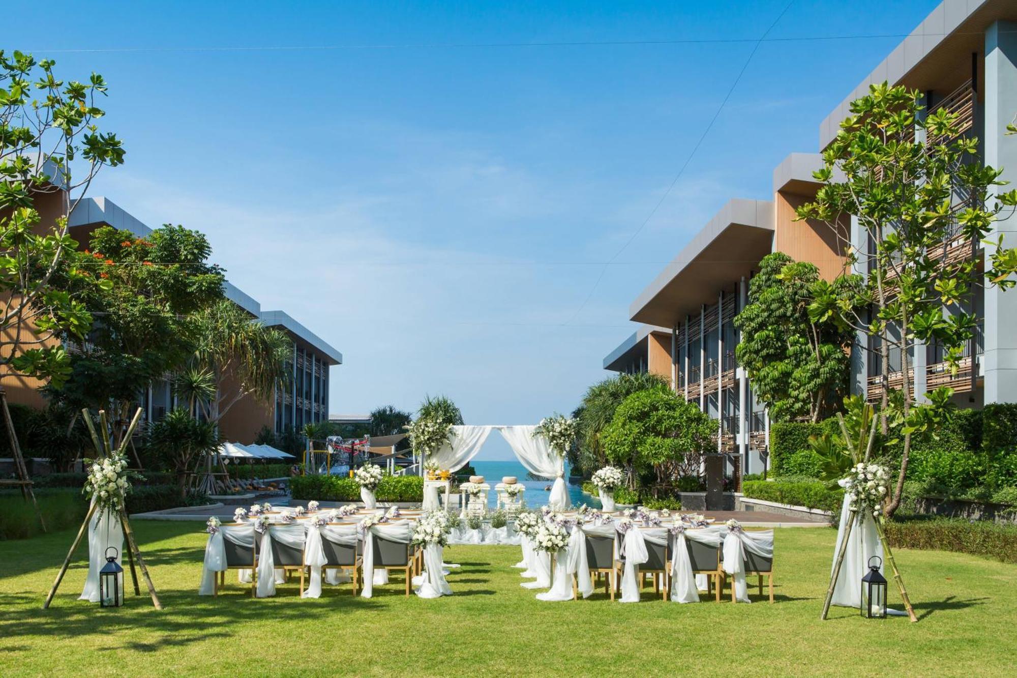 Renaissance Pattaya Resort & Spa Na Chom Thian Exterior photo