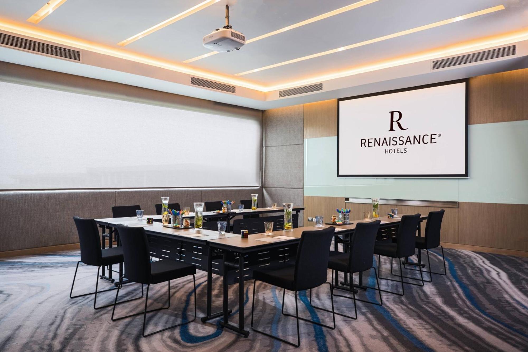 Renaissance Pattaya Resort & Spa Na Chom Thian Exterior photo