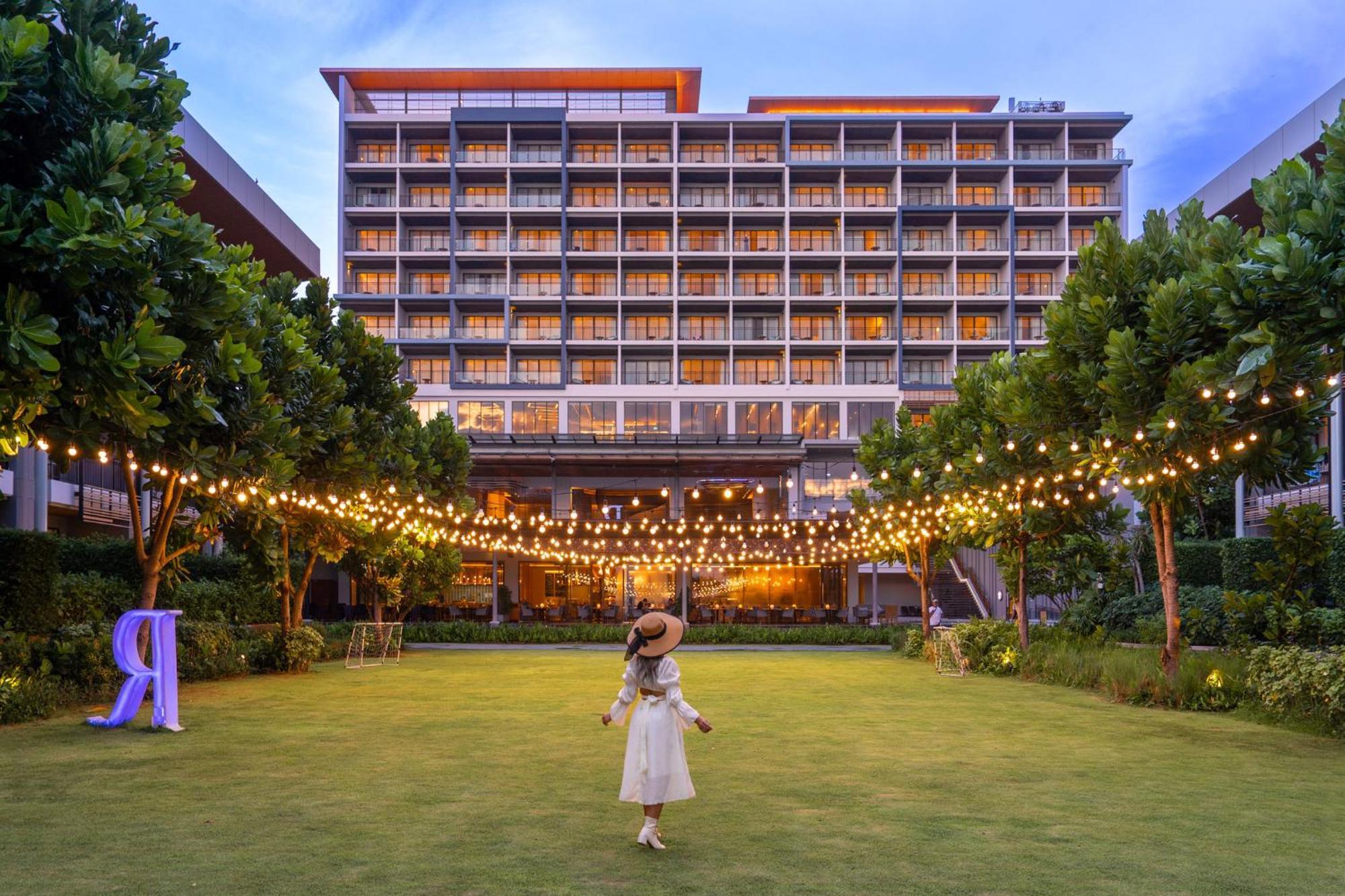Renaissance Pattaya Resort & Spa Na Chom Thian Exterior photo