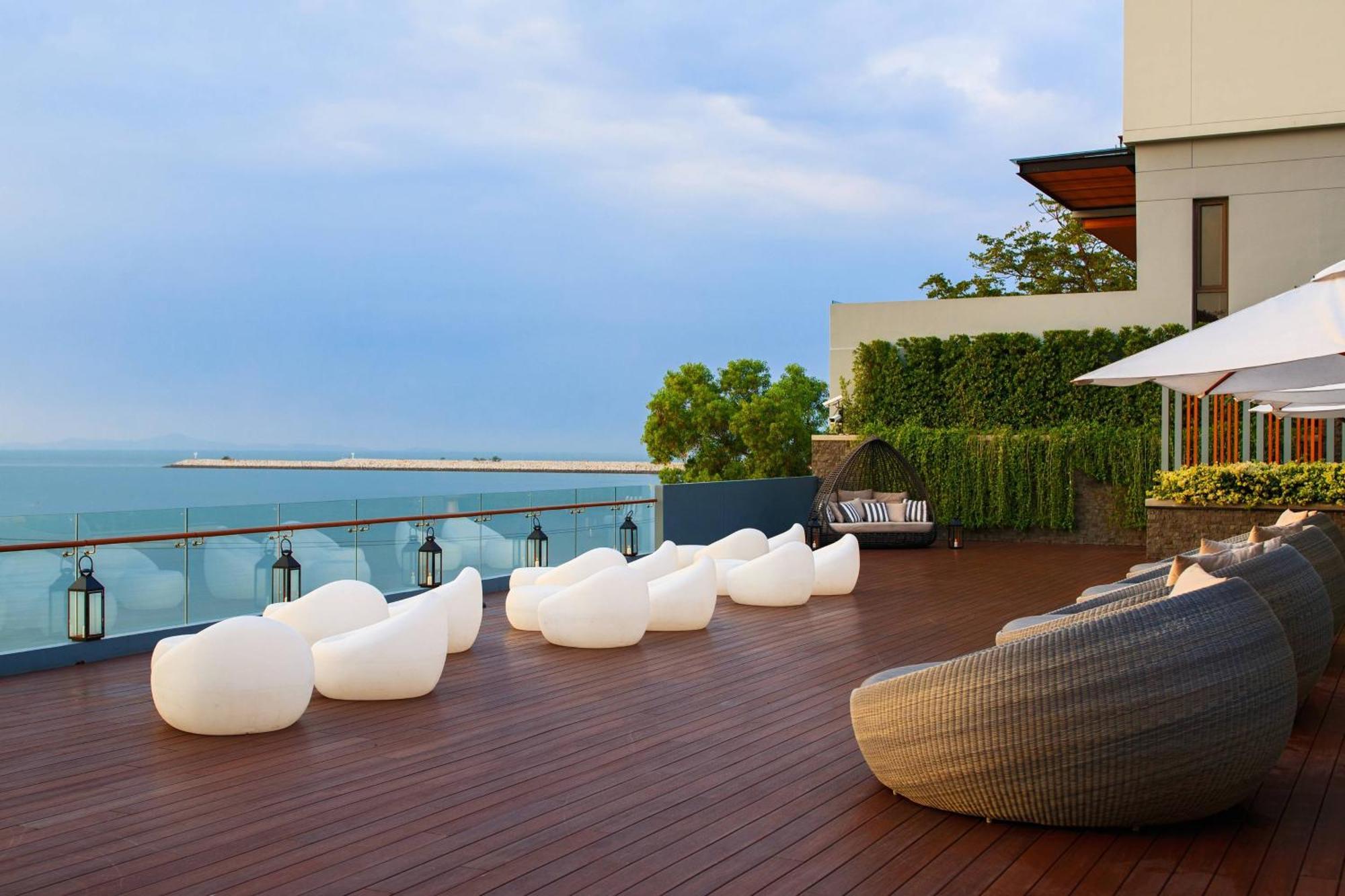 Renaissance Pattaya Resort & Spa Na Chom Thian Exterior photo
