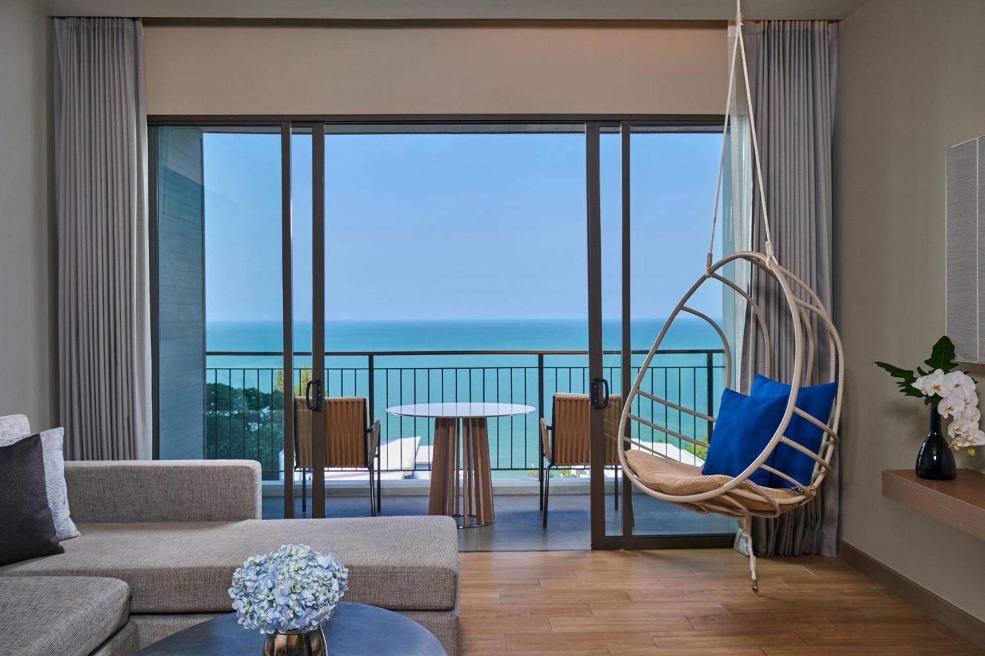 Renaissance Pattaya Resort & Spa Na Chom Thian Exterior photo